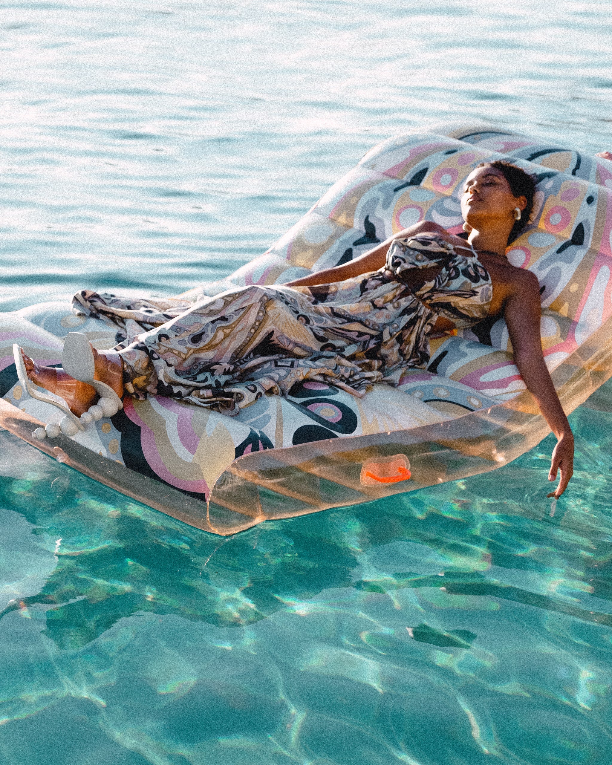 Saddle Pool Lounger - Image 5
