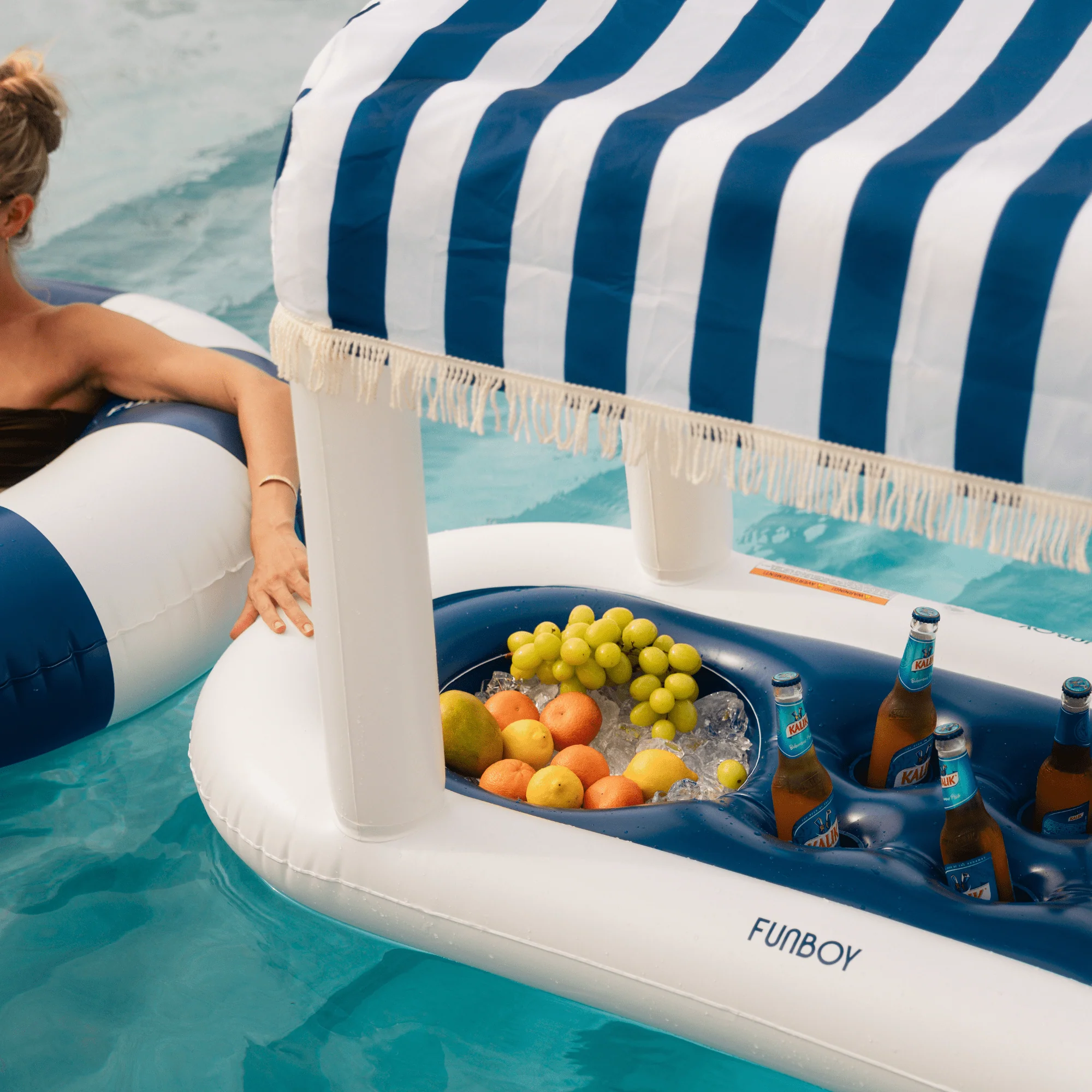 Floating Cabana Bar - Image 3