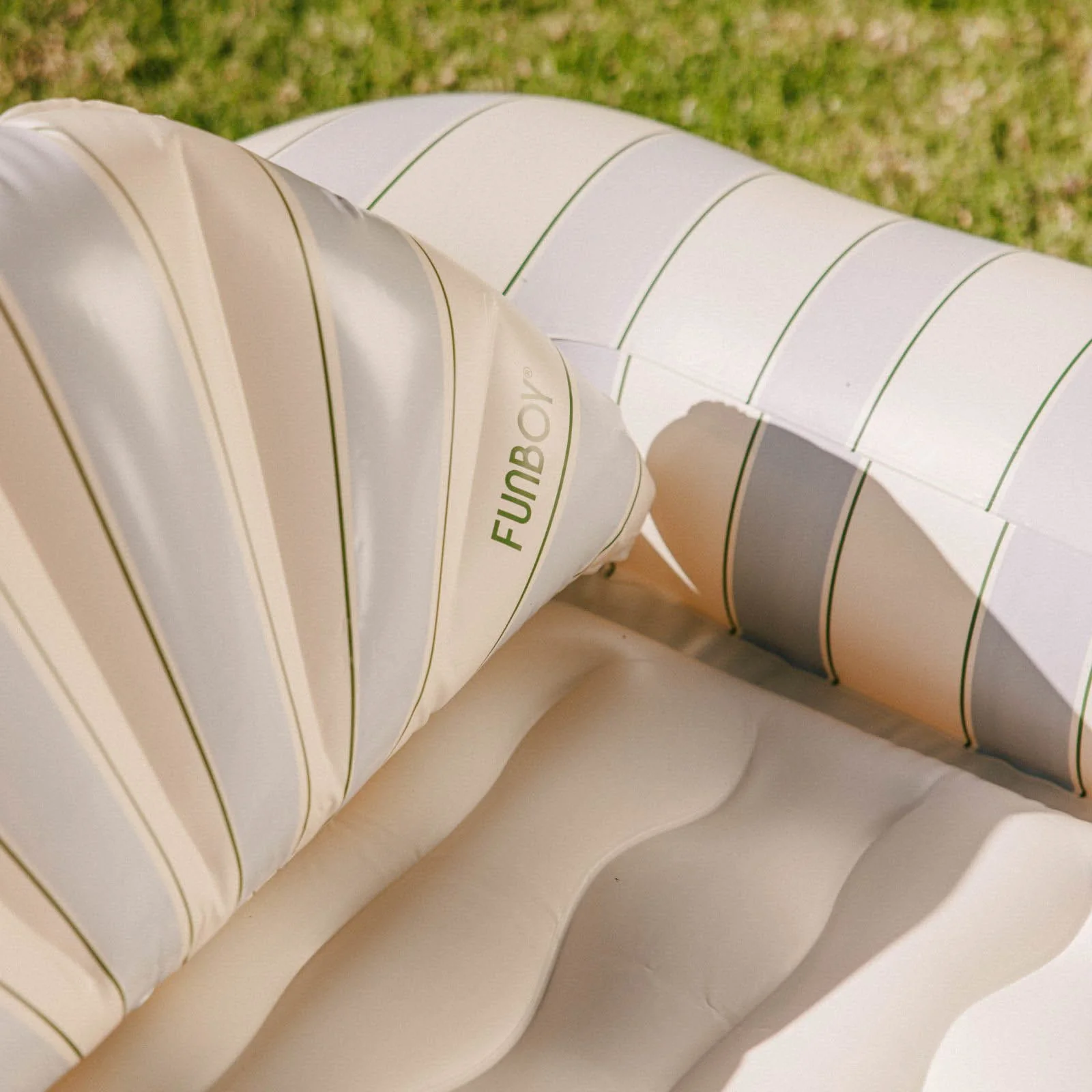 Tanning Pool Lounger - Image 6