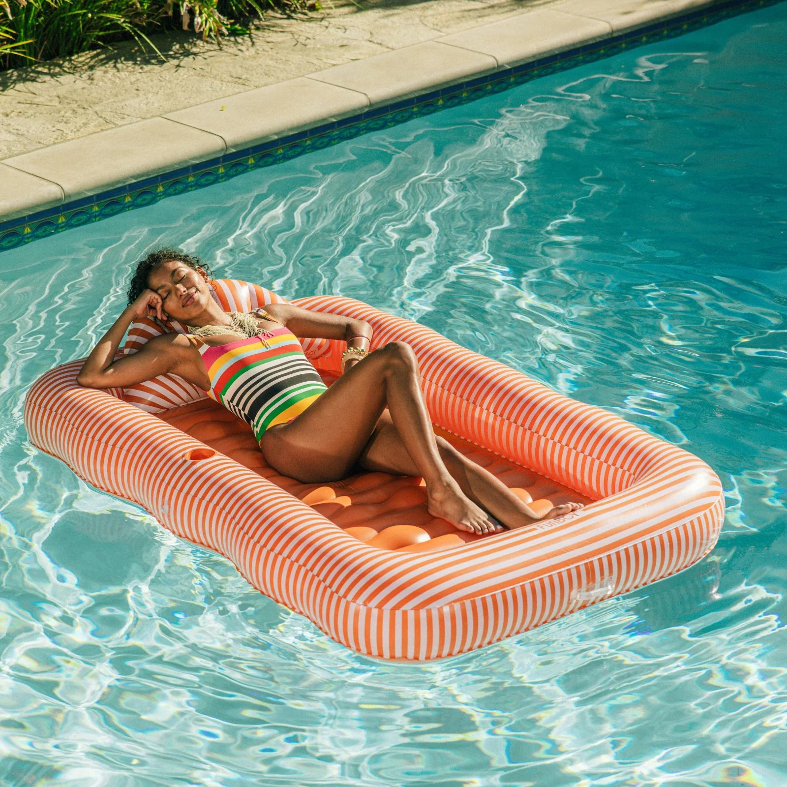 Tanning Pool Lounger - Image 3